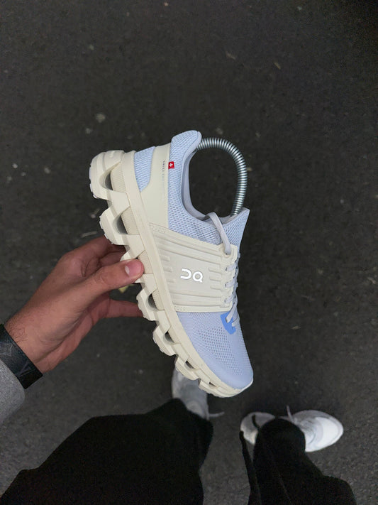 ON Running CloudSwift- Beige/Blue