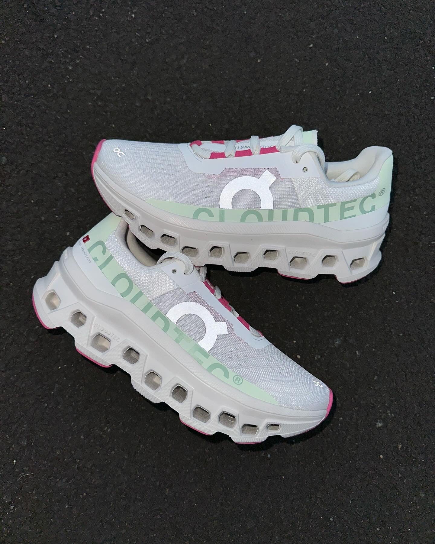 ON Running CloudMonster- White/Pink