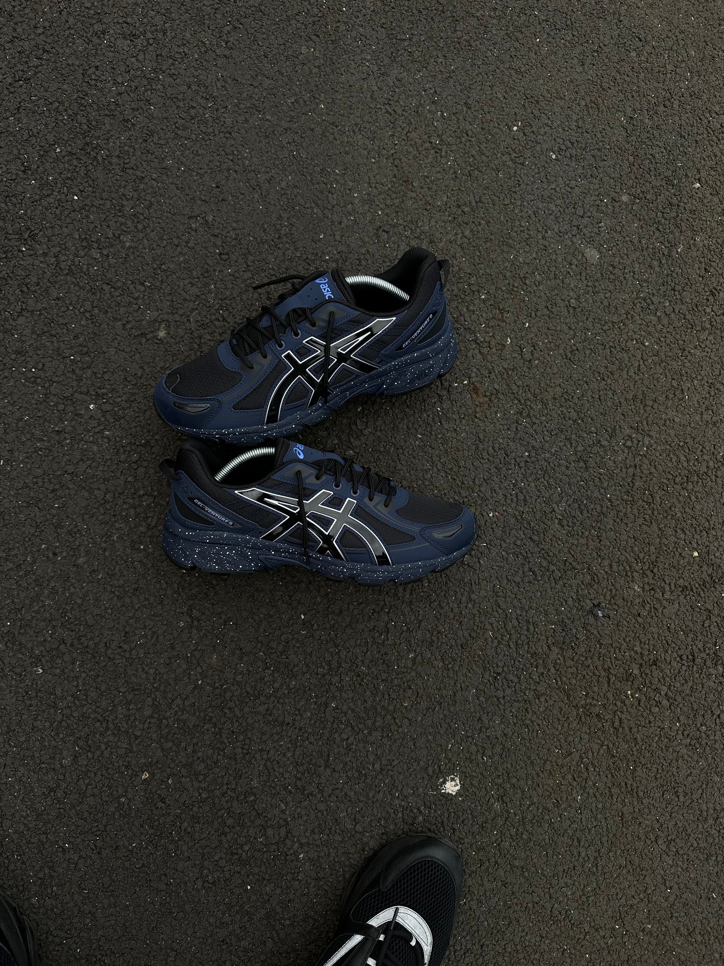 Asics Gel- Venture 6 (Dark Obsidian)