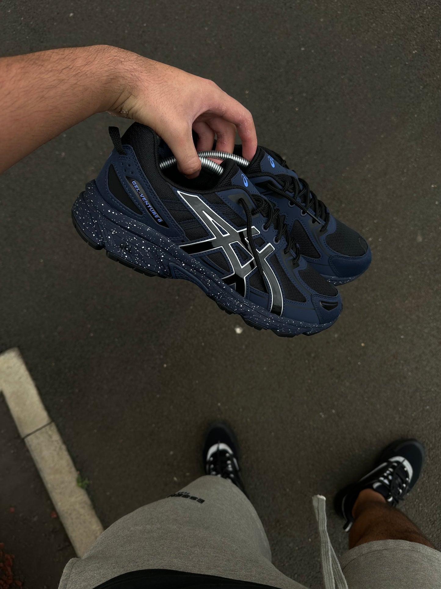 Asics Gel- Venture 6 (Dark Obsidian)